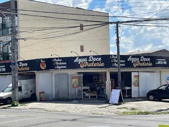 Fachada da loja Água Doce Frutaria